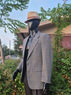 Gentry "Trimmer" JCP Men's Vintage Light Gray Plaid /Check Blazer